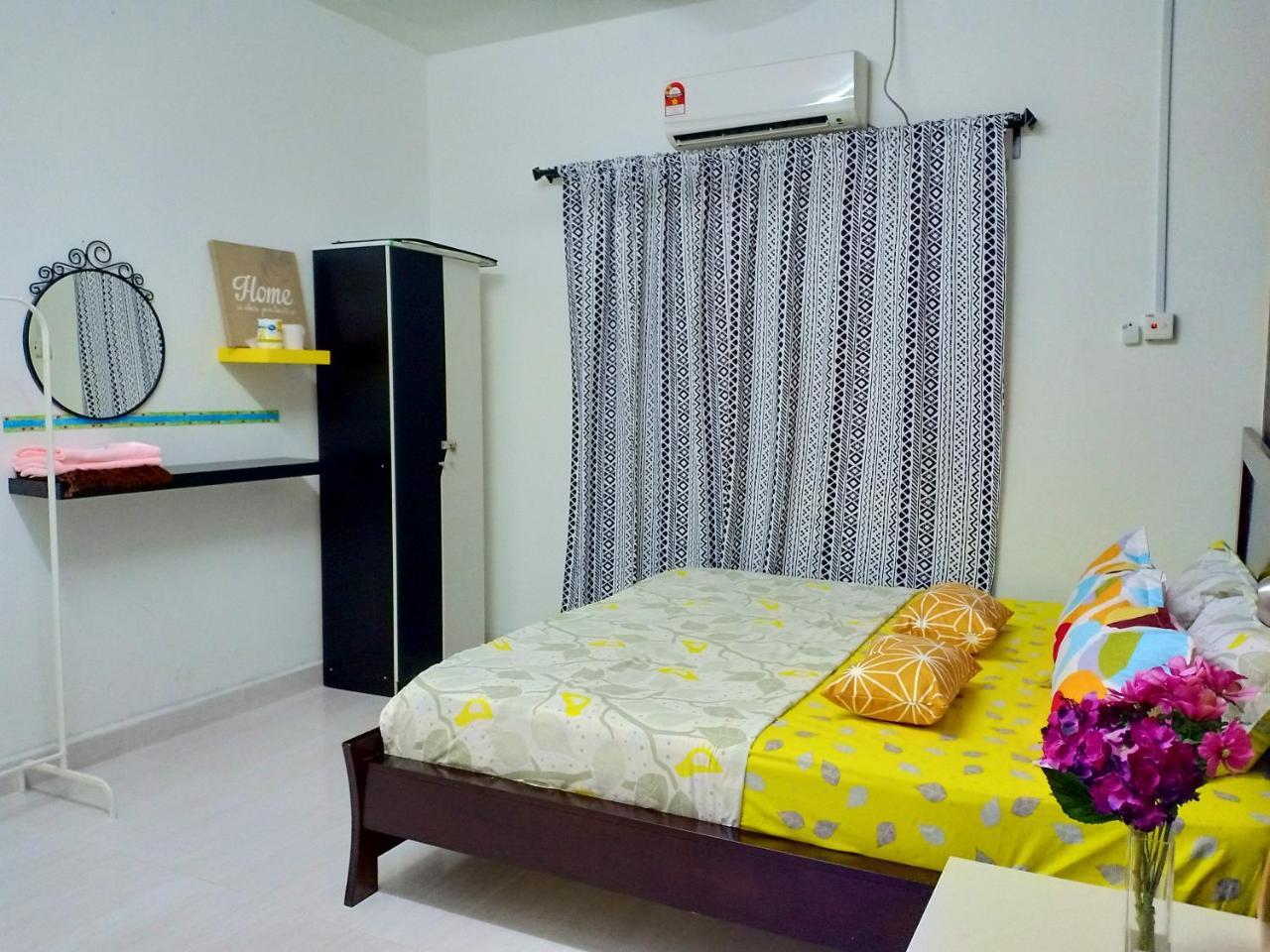 Apartament Casa Inderaloka Pantai Batu Buruk Kuala Terengganu Zewnętrze zdjęcie