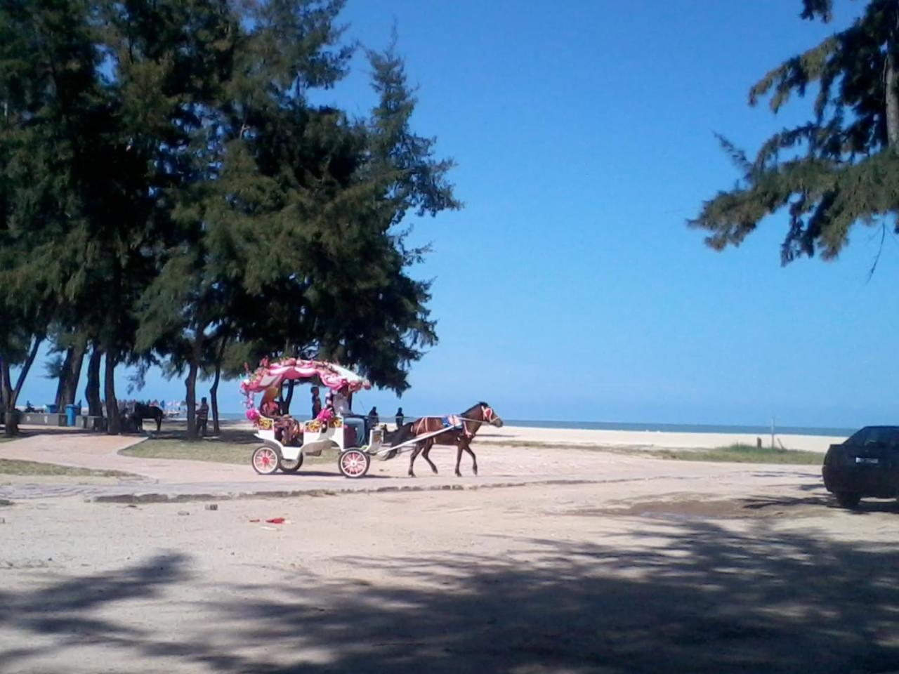 Apartament Casa Inderaloka Pantai Batu Buruk Kuala Terengganu Zewnętrze zdjęcie
